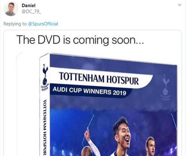  Tottenham bị đem ra chế nhạo với chiếc cúp đầu tiên - Bóng Đá