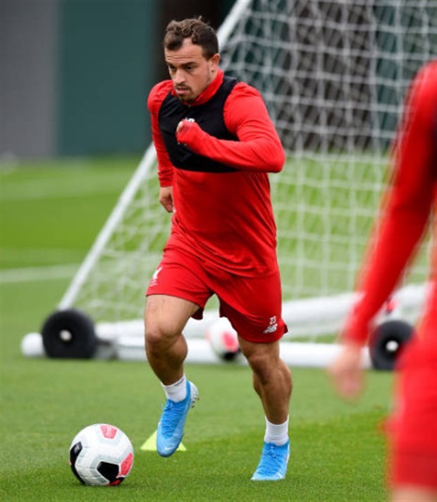 Hàng loạt gương mặt lạ xuất hiện trong buổi tập của Liverpool - Bóng Đá