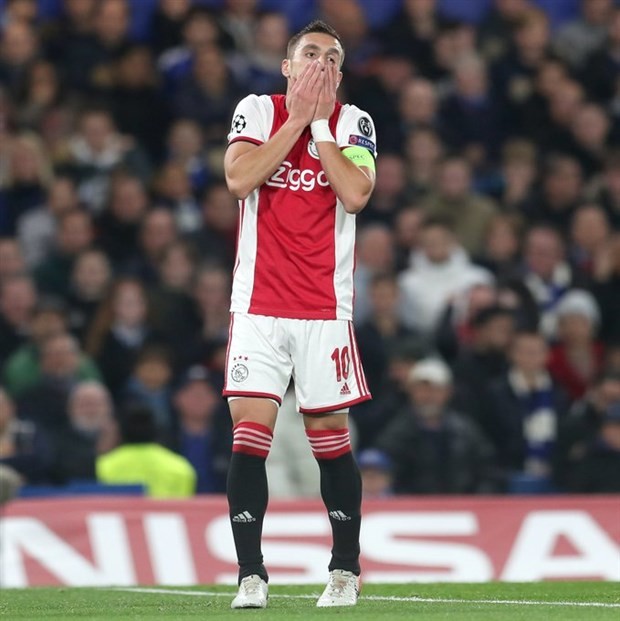 Sao Ajax nhận mưa 