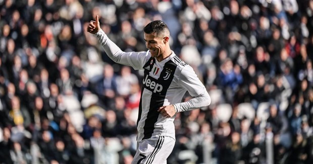 Lý do vì sao Ronaldo sẽ vượt qua Messi, Van Dijk? - Bóng Đá