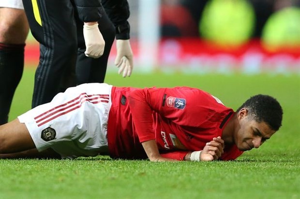 Thiếu hụt tiền đạo, CĐV Man Utd mơ về một ông lão - Bóng Đá