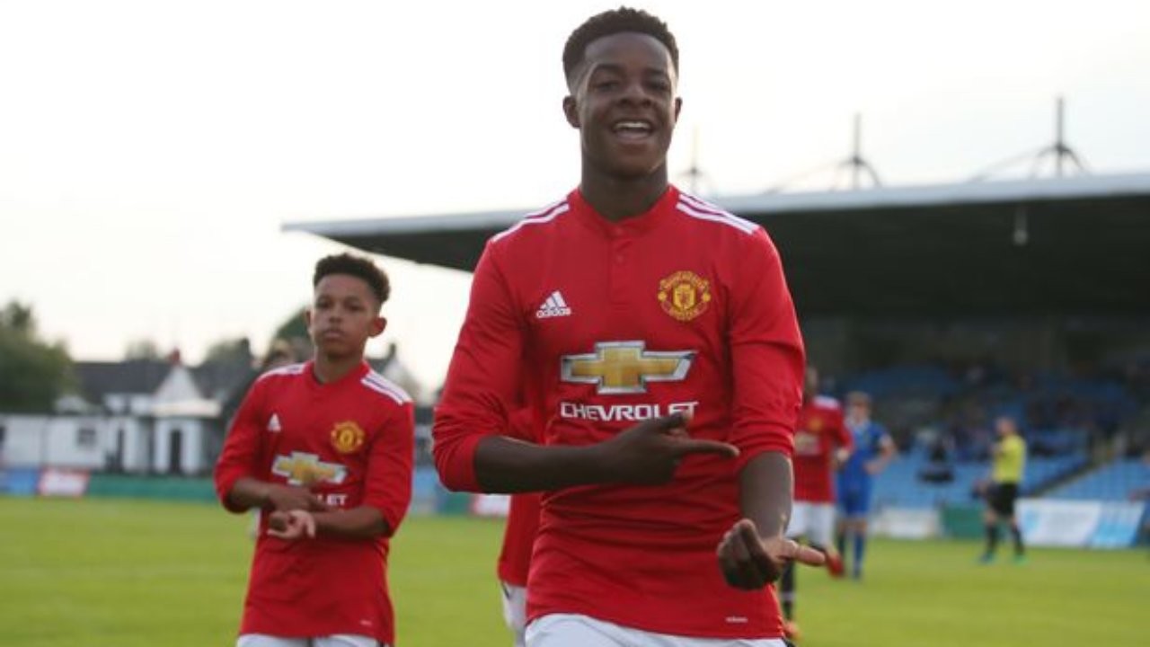 Manchester United lose teenage goalscoring sensation Mipo Odubeko after youngster turns down new deal - Bóng Đá
