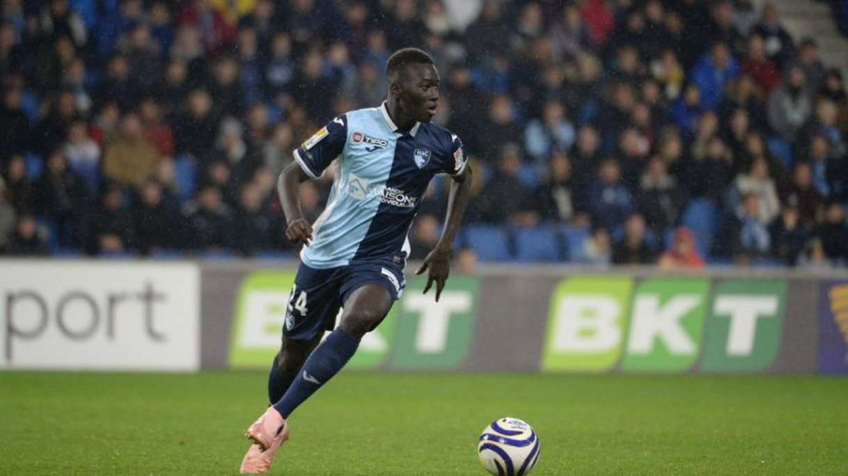 CĐV Arsenal dậy sóng: 