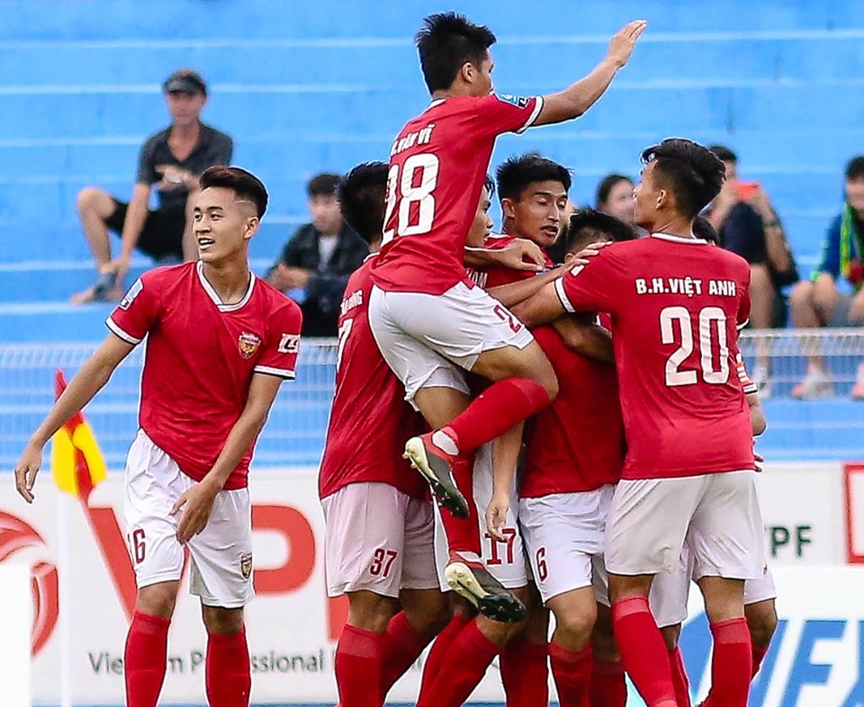 Hạng Nhất 2019: Vé thăng hạng an bài, quyết liệt cuộc đua giành vé play-off - Bóng Đá