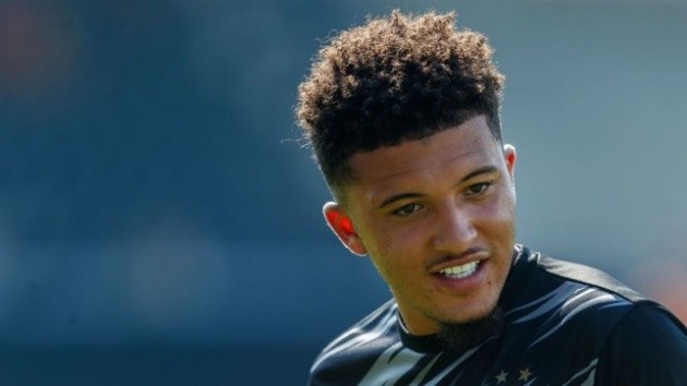 Jadon Sancho 'has convinced Borussia Dortmund team-mates he is staying  - Bóng Đá