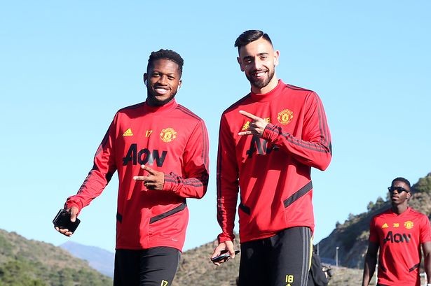 Fred scores a free kick in training - Bóng Đá