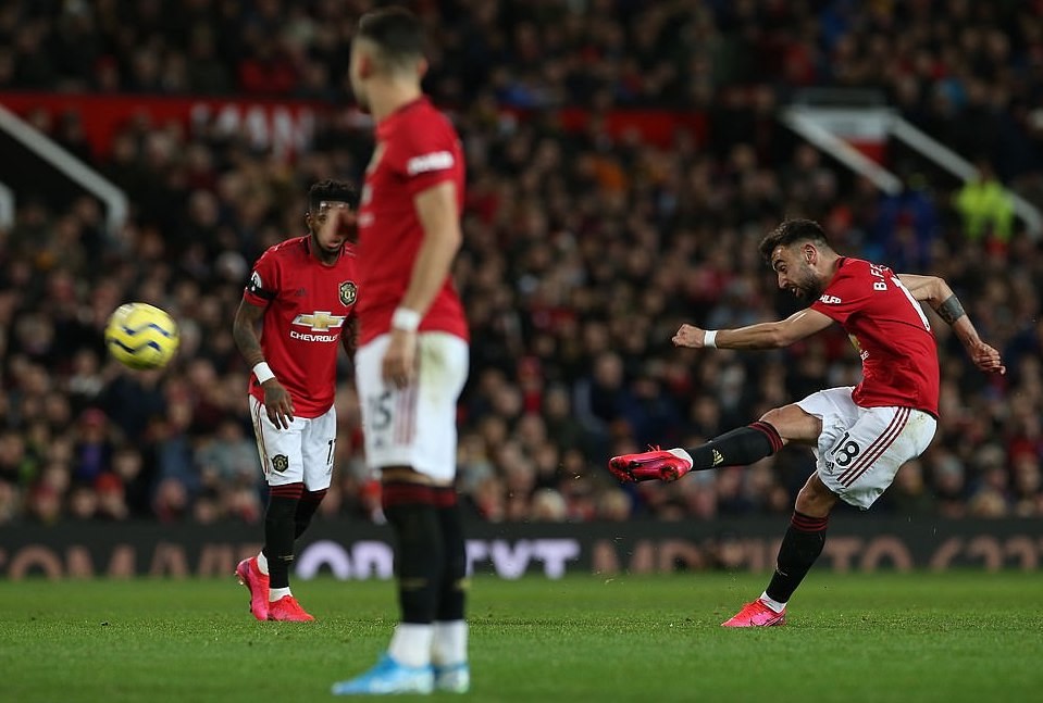 Lộ diện cầu thủ hay nhất Man United mùa này? - Bóng Đá