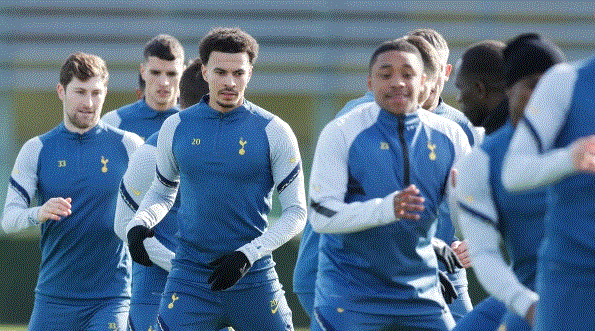 Ảnh tập Tottenham - thái độ của Mourinho trên sân - Bóng Đá