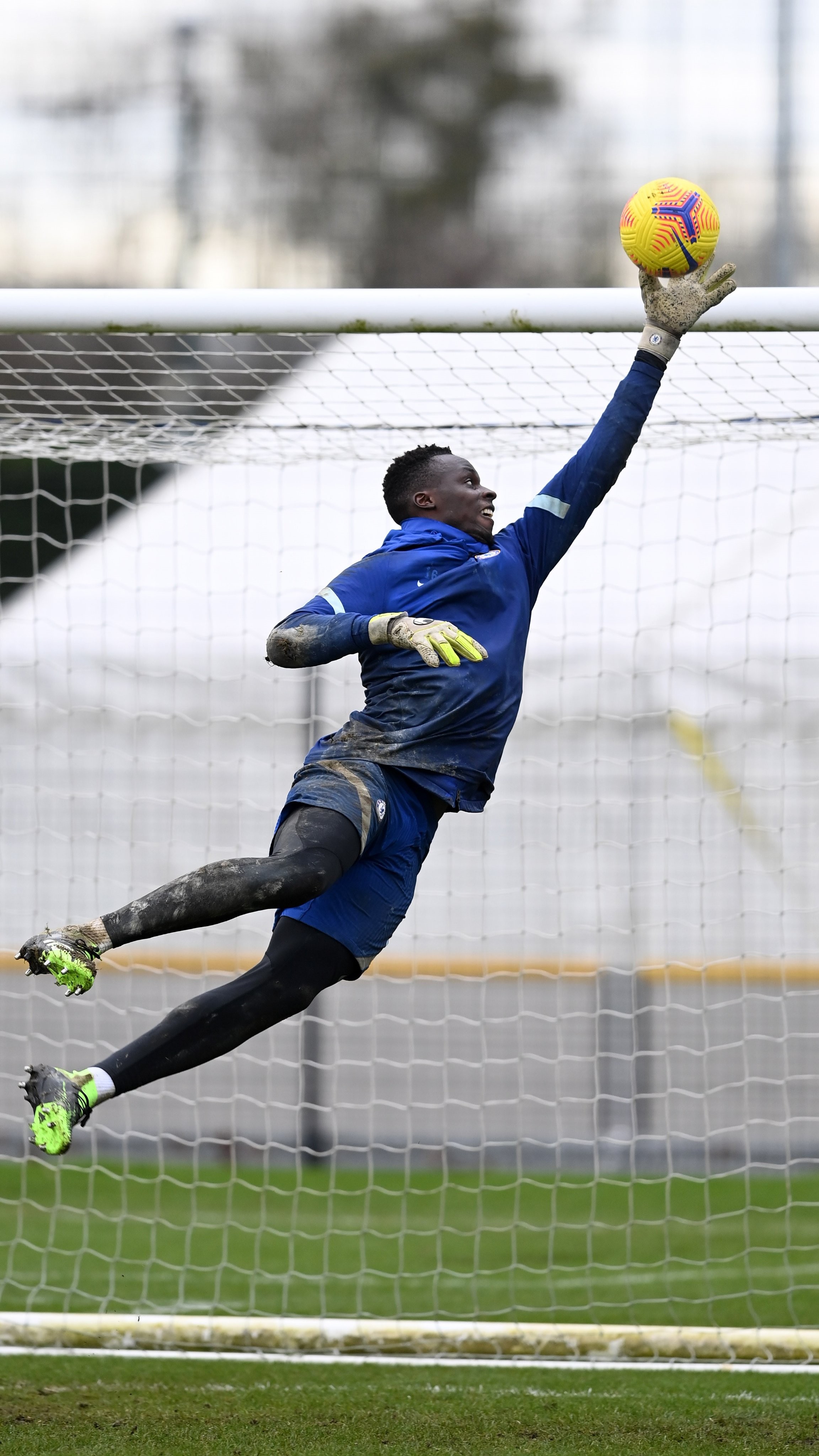 Lampard rời Chelsea, Cech truyền thụ 