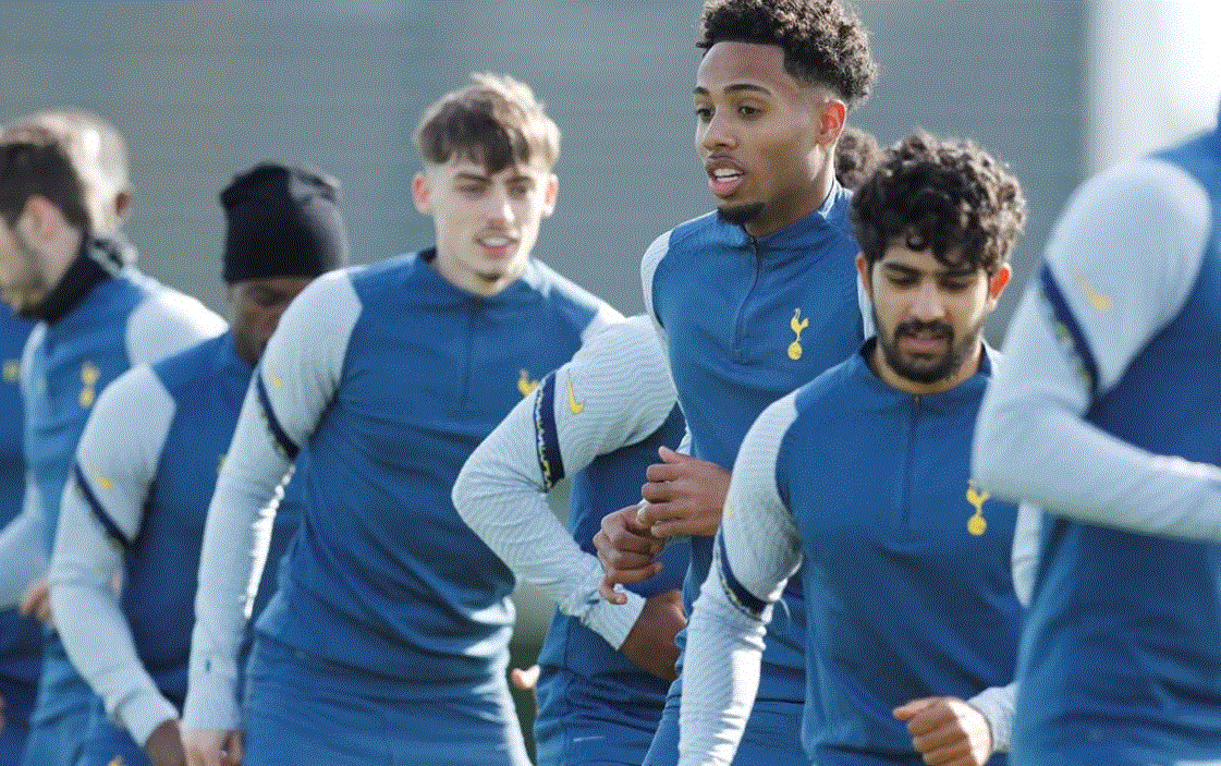 Ảnh tập Tottenham - thái độ của Mourinho trên sân - Bóng Đá
