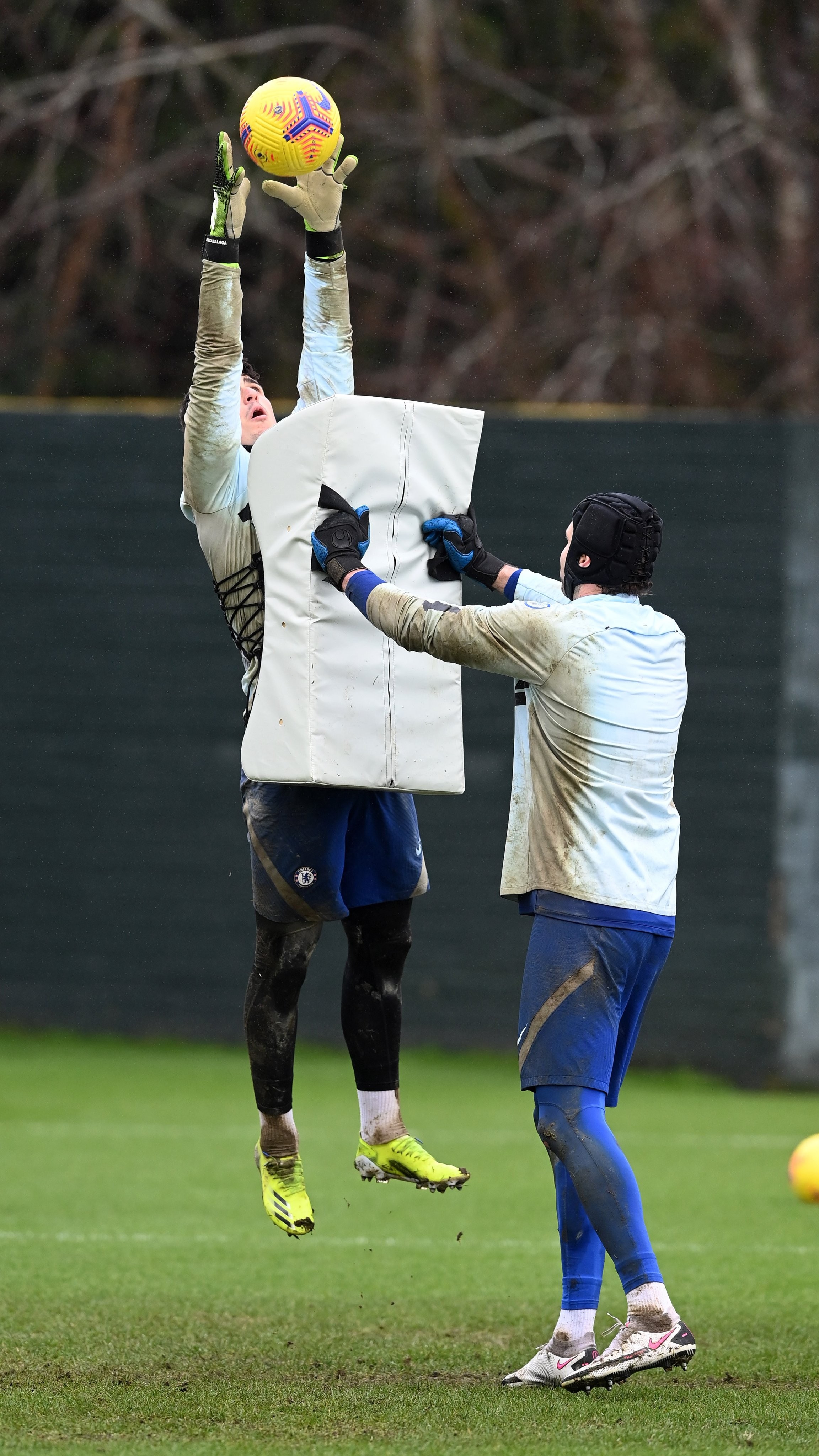 Lampard rời Chelsea, Cech truyền thụ 