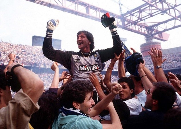 Từ Kaka đến Ronaldo: Đội hình kết hợp huyền thoại 'chất lừ' của 2 CLB thành Milan  - Bóng Đá