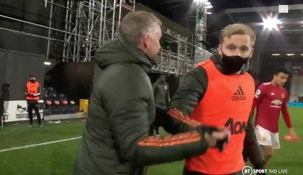 Van de Beek and Solskjaer's full-time exchange speaks volumes about Man Utd midfielder - Bóng Đá