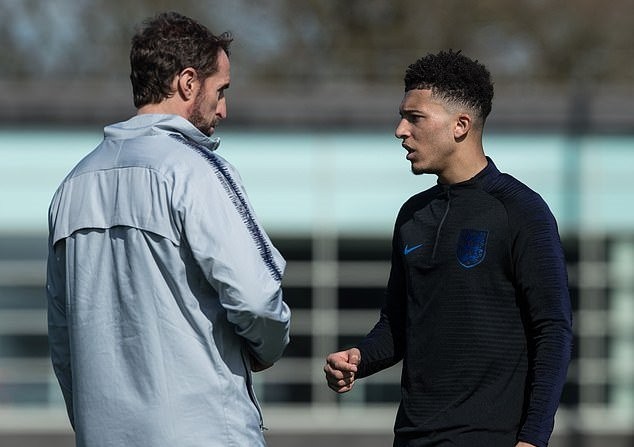 Được bổ nhiệm, Solskjaer mua ngya Lozano - Bóng Đá