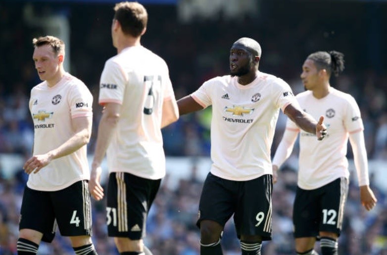 Pogba rời sân sớm nhất, Dalot McTominay ra xin lỗi khán giả - Bóng Đá