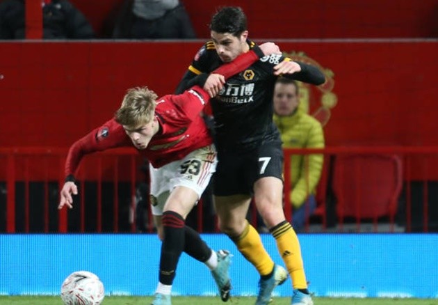 Williams vật tay đôi đối thủ - Bóng Đá