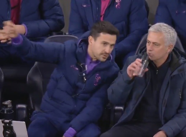 Jose Mourinho RAGING in hilarious video after Raheem Sterling tried to win second penalty during Tottenham victory - Bóng Đá