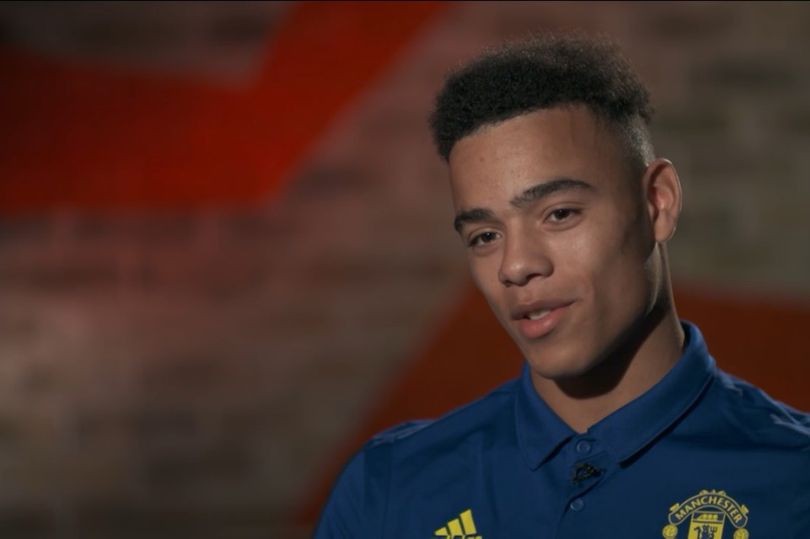 Rốt cuộc Greenwood thuận chân nào, và tại sao dùng chân phải đá pen? - Bóng Đá