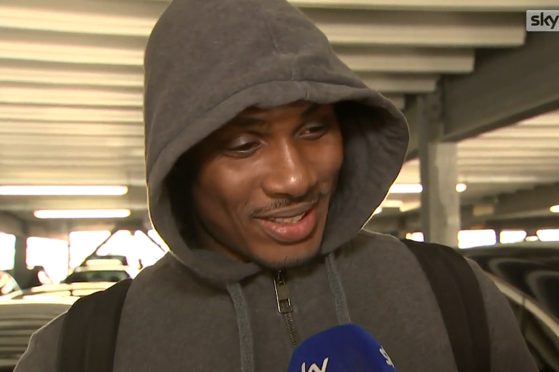 Vừa bay đến Manchester, Ighalo đã khiến Quỷ đỏ phấn khích - Bóng Đá