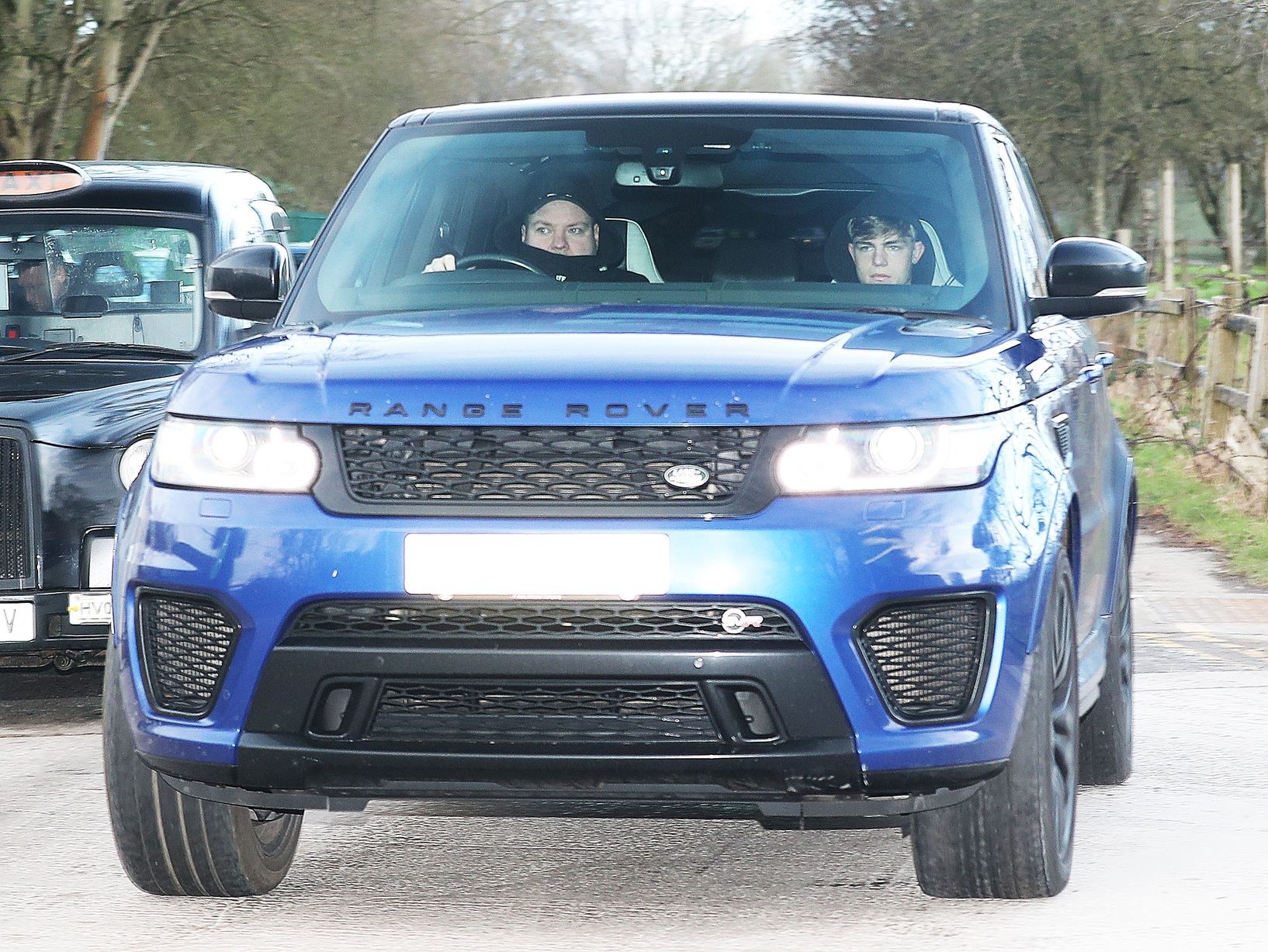 Scott McTominay among Manchester United players arriving at training after Man City win - Bóng Đá