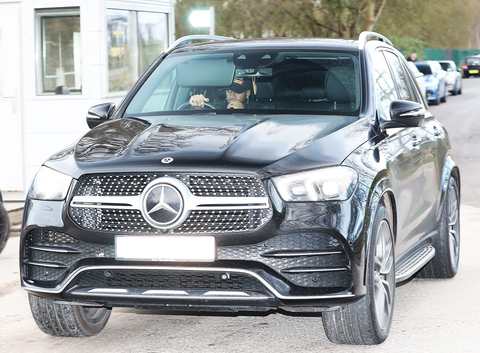 Scott McTominay among Manchester United players arriving at training after Man City win - Bóng Đá