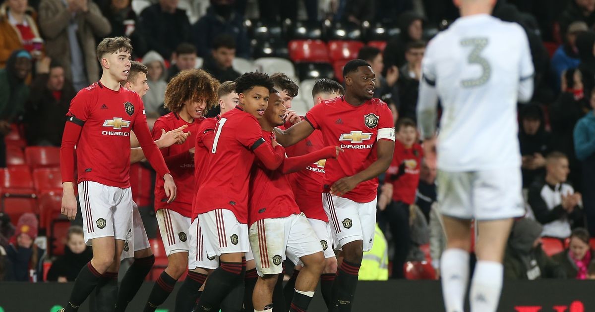 Manchester United 1-0 Leeds United - Bóng Đá