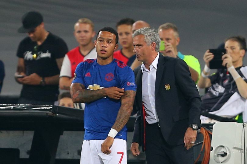 Depay nói về Mourinho - Bóng Đá