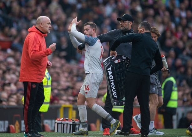 Vùng vằng khi bị thay ra, Henderson bị Klopp 'chỉnh' ngay tại chỗ - Bóng Đá