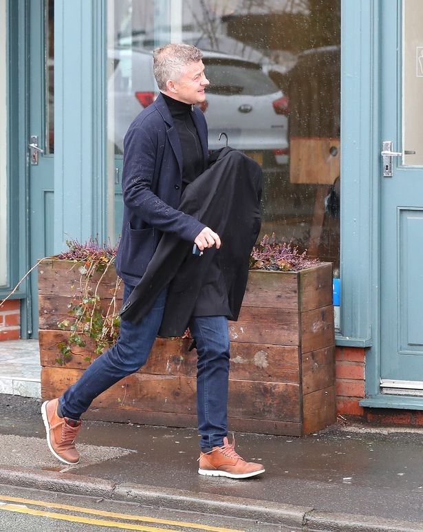 Solskjaer làm gì vào buổi sáng sau khi cùng M.U làm nên chiến thắng lịch sử? - Bóng Đá