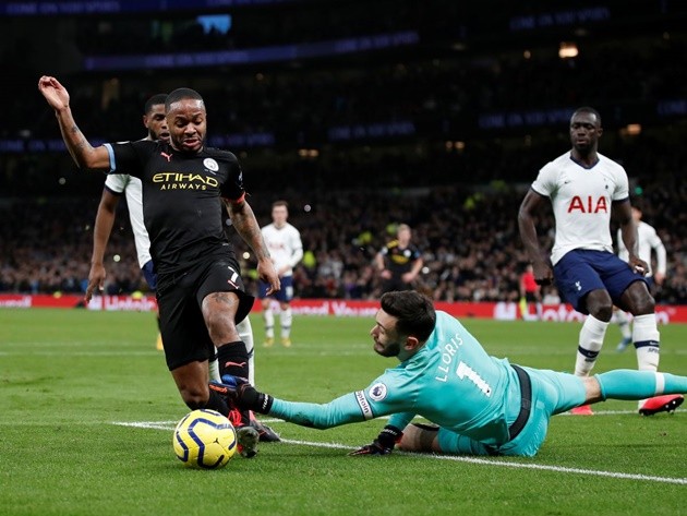 Jose Mourinho RAGING in hilarious video after Raheem Sterling tried to win second penalty during Tottenham victory - Bóng Đá