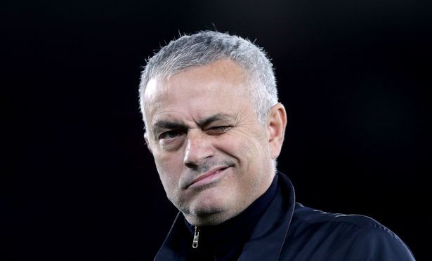 Jose Mourinho pokes fun at Man Utd's Bruno Fernandes transfer saga - Bóng Đá