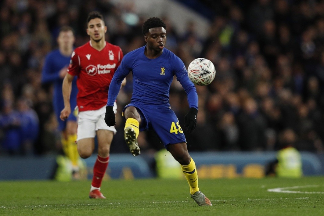 PSG in talks to sign Lamptey from Chelsea - Bóng Đá