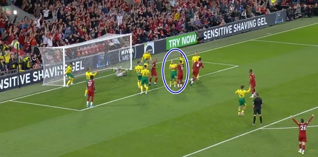 Bạn đã hiểu vì sao Maguire dễ dàng để Van Dijk hạ gục Man Utd? - Bóng Đá