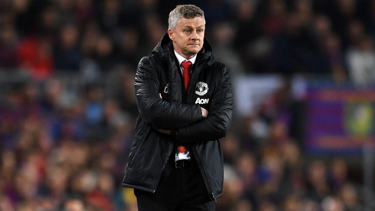 Cận cảnh mỹ nữ bốc lửa náo loạn CK - Bóng Đá