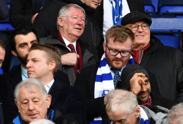 Phản ứng của Sir Alex trên khán đài - Bóng Đá