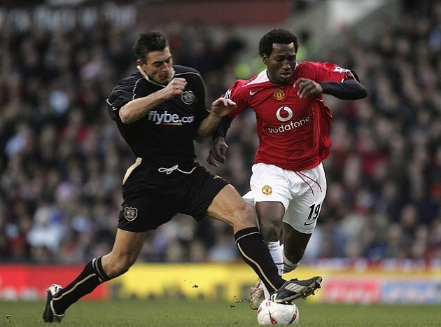 Ở đôi mươi, những bom xịt nào từng cập bến Man Utd? - Bóng Đá