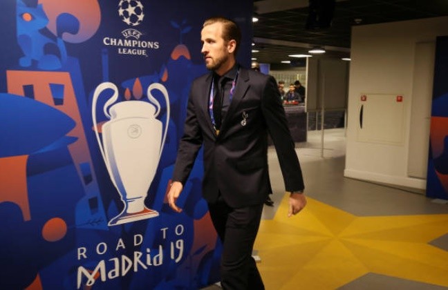 Hòa Wolves, fan Man Utd điên tiết: 