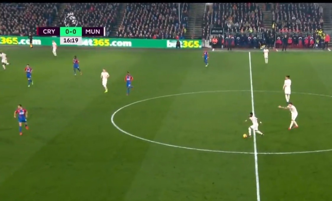 Lindelof hối thúc Fred dâng cao tấn công - Bóng Đá