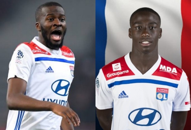 Mặc tin đồn đến Trung Quốc, Aubameyang xuống phố với siêu xe Lamborghini  - Bóng Đá