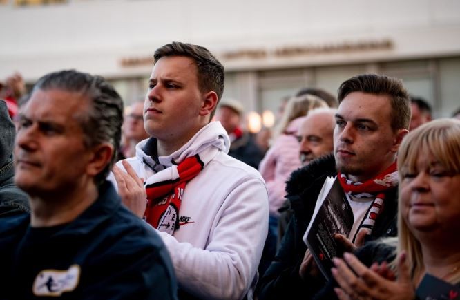 Man Utd tưởng niệm thảm họa Munich - Ảnh - Bóng Đá