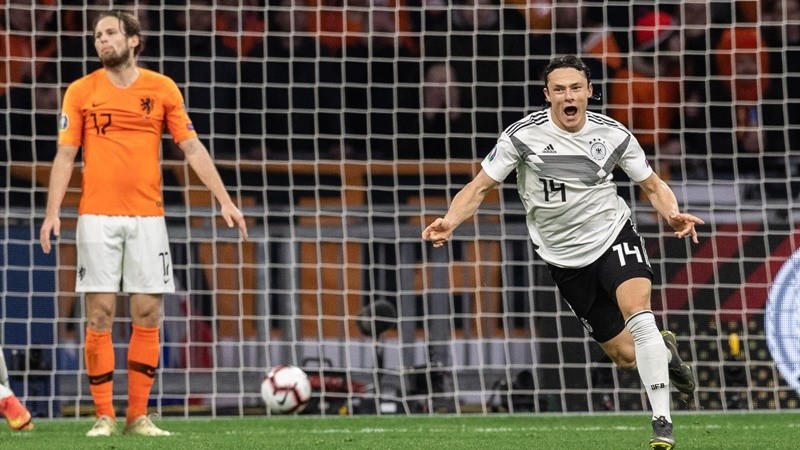 Man Utd fans react amid reports of potential loan move for Islam Slimani - Bóng Đá