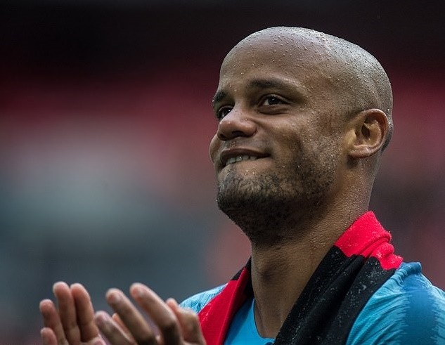 Vincent Kompany – Người phủ sắc xanh cho thành Manchester - Bóng Đá