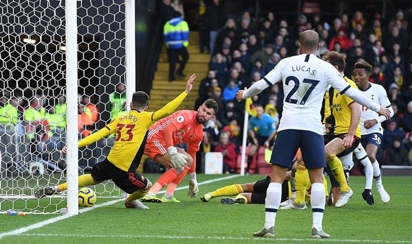 Daniel James lộ diện sau khi kiểm tra y tế - Bóng Đá