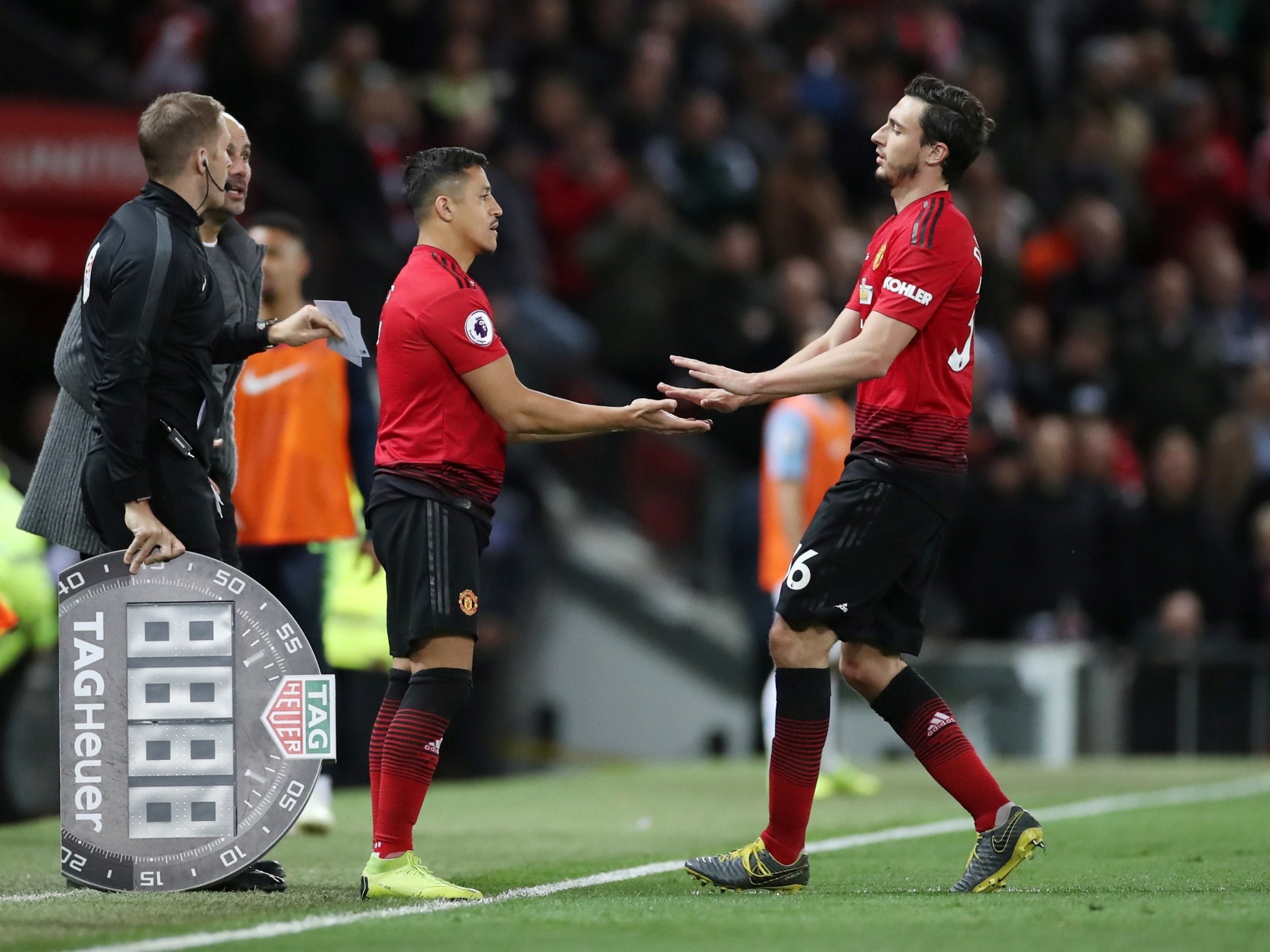 10 thủ thành xuất sắc nhất Champions League sau vòng bảng - Bóng Đá