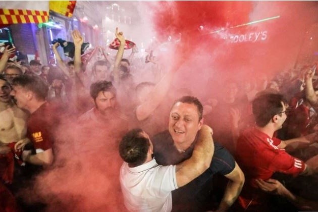 Chùm ảnh: Cảm xúc trái ngược của fan Liverpool và Tottenham sau trận đấu - Bóng Đá