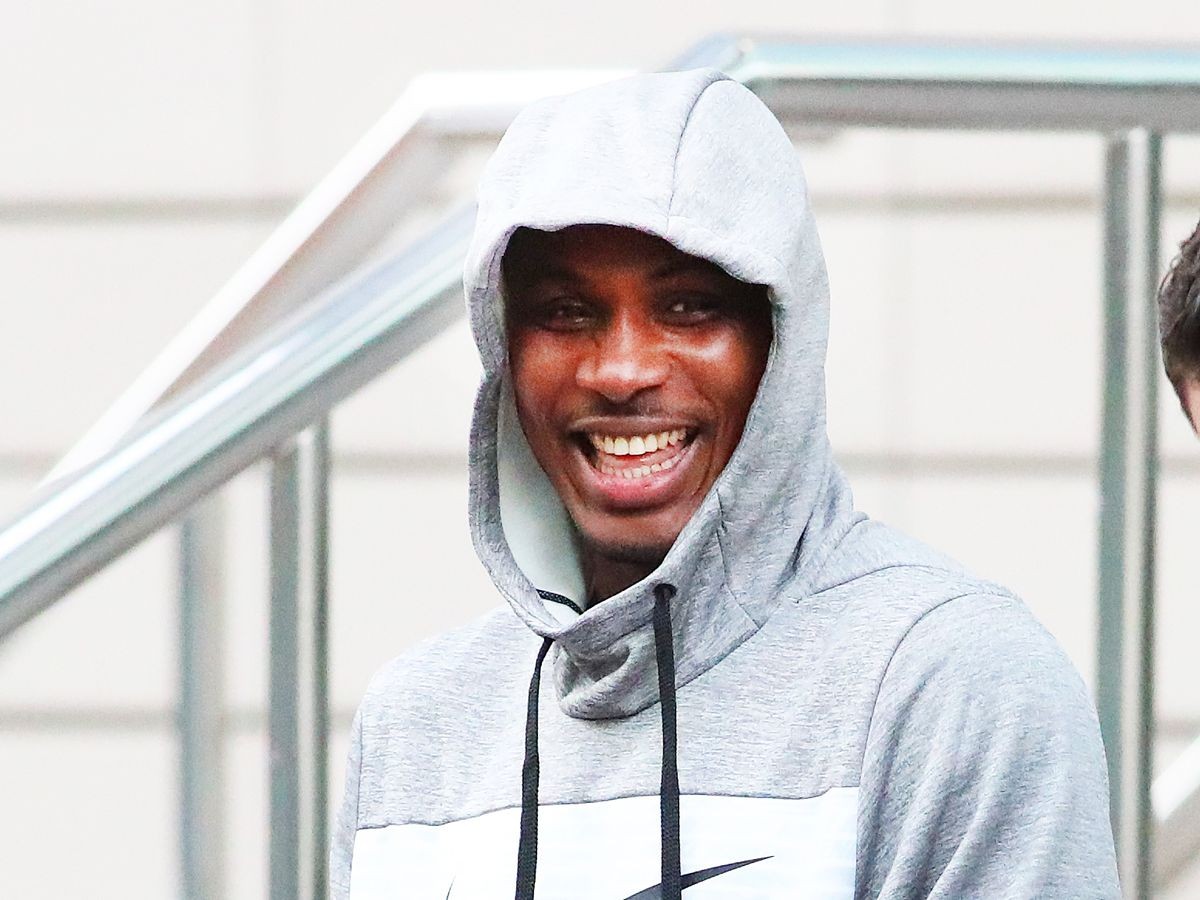 Odion Ighalo poses with Manchester United shirt for first time - Bóng Đá