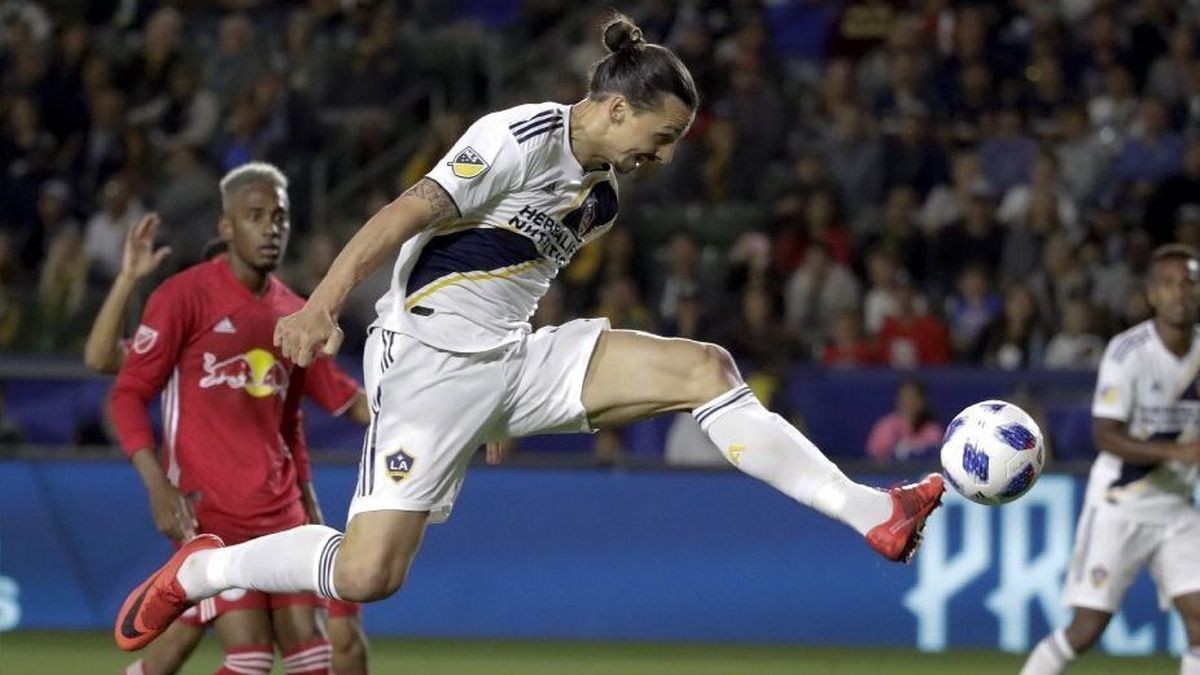 Ibra chỉ trích Scholes nói lắm - Bóng Đá