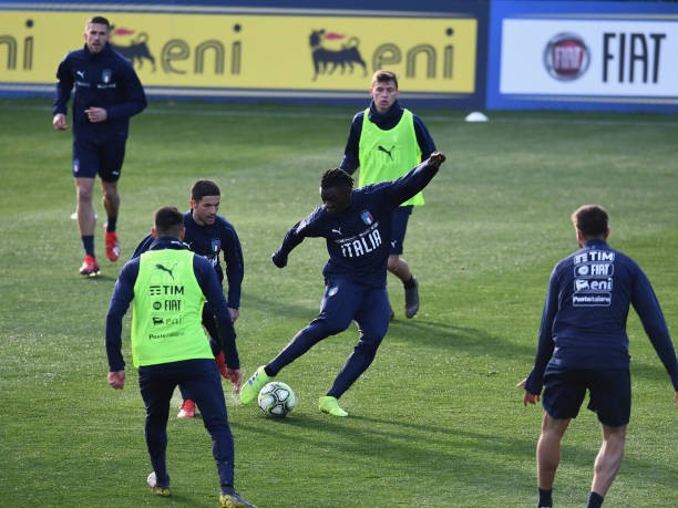 Sao trẻ 19 tuổi của Juventus tích cực ghi điểm trước Roberto Mancini - Bóng Đá