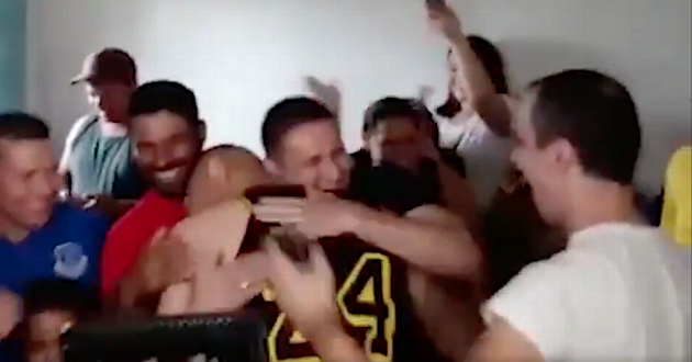 Sao Brazil gây ấn tượng mạnh với 