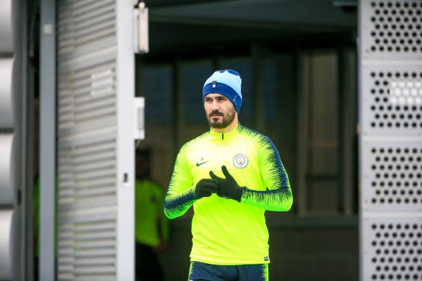 Bị Liverpool vượt mặt, Pep đau đầu tìm 